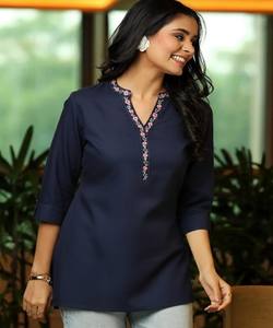 Haut de bureau en coton brodé à la main RICH LOOK MAGIC, prix de gros, vêtement ethnique - Product Image 1