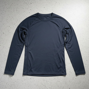 Rash guard deportivo de moda, corte ajustado, tela de secado rápido para gimnasio. Nuevo estilo de rash guard en venta a bajo precio. - Product Image 1