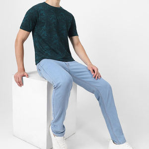 T-shirt en coton à manches courtes pour homme, col rond, imprimé feuilles tropicales vert foncé, coupe classique, jersey tricoté décontracté - Product Image 2