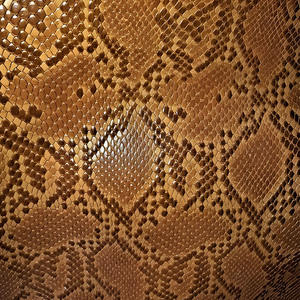 Cuero Estampado con Patrón de Serpiente Cobra para Accesorios de Primera Calidad, Bolsos, Carteras, Cinturones, Calzado, Artículos de Montar a Caballo y Proyectos de Bricolaje de Lujo - Product Image 3