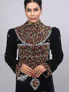 Robe Abaya Kaftan longue à manches longues, simple et modeste, en velours importé, ornée de cristaux et de perles, idéale pour les occasions de l'Aïd - Product Image 4