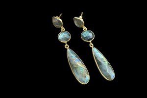 Boucles d'oreilles pendantes en argent 925 plaqué or 18 carats avec labradorite, forme goutte d'eau, serti clos, style bohème, bijoux pour femme au quotidien - Product Image 3