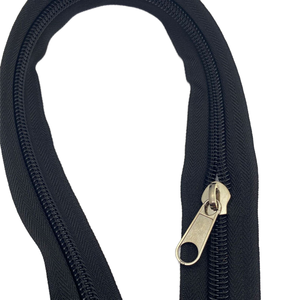 Ventes en gros de fermetures éclair longues en nylon personnalisées de haute qualité 10 #   Rouleau de fermeture éclair en nylon de 100 yards - Product Image 1