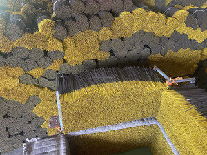 Bâtons d'encens noirs de 8 et 9 pouces fabriqués au Vietnam – Encens brut de haute qualité pour la fragrance et l'usage religieux - Product Image 5