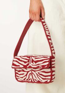 Bolso de Hombro Artesanal con Estampado de Cebra Roja y Blanca, Hecho a Mano, Directo de Fábrica - Product Image 1