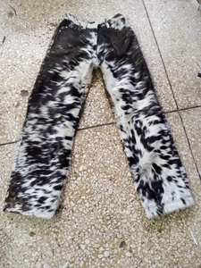 Pantalon en cuir de vachette véritable avec fourrure pour homme, style western et motard - Product Image 3