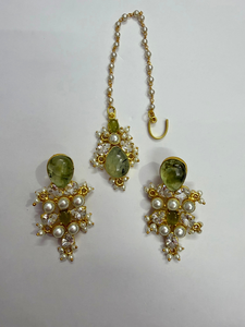 Collier ras du cou en pierre précieuse de préhnite naturelle, fait main, plaqué or 18 carats, avec boucles d'oreilles pendantes et Maangtika, bijoux de mariage - Product Image 3