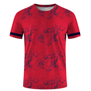 Camiseta de sublimación para hombre con acabado suave para diseños personalizados, camiseta de sublimación para hombre con estructura flexible para el movimiento. - Product Image 3