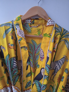 Robe Kimono Artisanale en Coton Premium, Imprimé Floral Jungle, Vêtement de Nuit Long, Fabricant Grossiste, Manches Longues avec Poches - Product Image 6