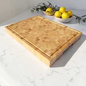 Planche à découper en bois au design attrayant, de qualité supérieure, pour usage domestique et hôtelier. - Product Image 1