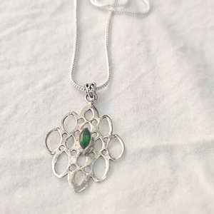 German <b>Silver</b> Gemstone Necklace Women Style Top Quality Best Price Handmade Jewelry Vintage Style Oval Shape Green Onex - Product Image 2