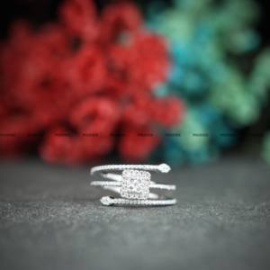 Anillo de Compromiso de Moissanita con Forma Elegante en Plata 925, Anillo de Boda con Diamante de Corte Brillante Redondo para Mujer de Phoenix Enterprise - Product Image 1