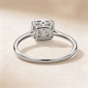 Anillo de Compromiso de Oro Blanco de 9K con Diamante Cultivado en Laboratorio de Corte Princesa de 1.70CT, Halo de Cojín y Racimo, para Mujer, Joyería Fina Personalizada - Product Image 5