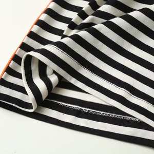 Camisetas de Algodón Personalizadas para Mujer - Estilo Casual Moderno, Duraderas, de Corte Holgado, con Serigrafía y Bordado, para Marcas de Ropa - Product Image 3