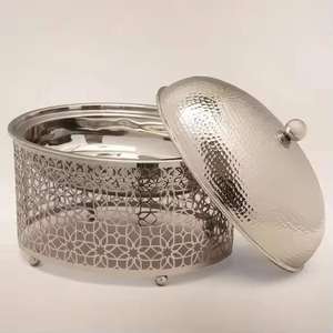Calentador de Alimentos de Madera de Lujo con Tapa de Metal Martillado, Olla para Servir Buffet Árabe, para Uso en Hoteles y Catering - Product Image 2