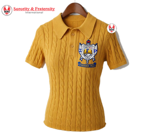 เสื้อคลุมปักโลโก้ชมรมนักศึกษากรีก ชุดเสื้อผ้าสั่งทำพิเศษ ซิกมาแกมมาโร คาร์ดิแกนสีน้ำเงินรอยัลประดับเลื่อมขอบสีขาว ตั้งก่อปี 1922 - Product Image 6