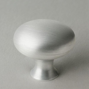 Pomo Moderno para Muebles con Diseño de Bola Plateada, Acabado Cromado Pulido y Forma Redonda Lisa para Gabinetes de Cocina, Armarios y Cajones - Product Image 6