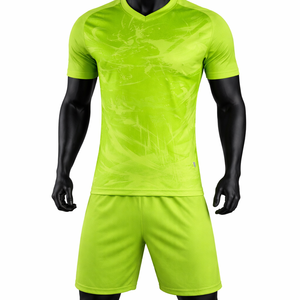 Conjunto de Uniforme de Fútbol Verde Neón Personalizado, Camiseta y Pantalones Cortos de Fútbol Sublimados para Hombre, Secado Rápido, Transpirable, 100% Poliéster - Product Image 1