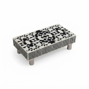Mesa de Centro Moderna de Baja Altura con Incrustaciones de Hueso y Patrón Geométrico en Blanco y Negro para Sala de Estar, Venta al Por Mayor - Product Image 1