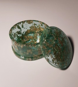 Boîte à bijoux en résine florale artisanale haut de gamme, organiseur décoratif pour bibelots, petite boîte cadeau en résine pour bijoux - Product Image 4