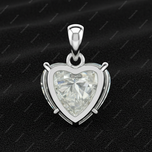 Collier avec pendentif en diamant en forme de cœur et design couronne, bijoux élégants en monissanite pour femmes - Product Image 4
