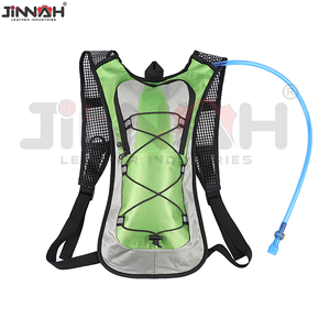 Sac d'hydratation léger pour la course en montagne, les voyages et la randonnée, avec poche à eau, sac à dos tactique - Product Image 2