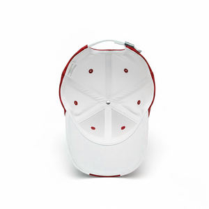 Casquette de baseball personnalisée en tissu blanc et rouge avec impression par sublimation, style sportif urbain, design triangulaire moderne à 6 panneaux, vente en gros - Product Image 6