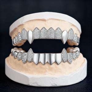 Vente en gros de grilles dentaires vintage Provence – Bijoux hip-hop en poussière de diamant Moissanite provenant d'un fournisseur indien - Product Image 2