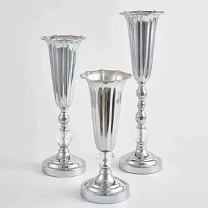 Juego de Floreros de Latón Dorado Hechos a Mano, Ecológicos, con Detalles de Cristal, Estilo Glamuroso, Decoración de Boda de Alta Calidad - Product Image 4