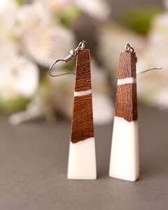 Pendientes Artesanales de Madera y Resina para Mujer – Joyería de Moda de Lujo Hecha a Mano, Venta al por Mayor para Propietarios de Boutiques y Tiendas - Product Image 1