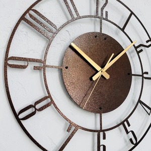 Horloge murale décorative pour l'intérieur, en métal, avec sonnerie horaire, mouvement sautillant, design traditionnel - Product Image 3