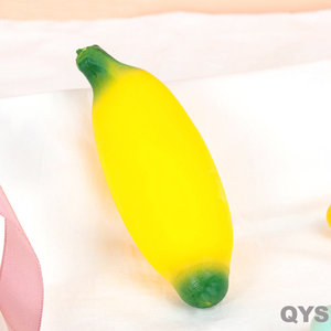 Balle anti-stress en mousse PU personnalisée QYS, forme ananas banane, jouet sensoriel souple pour cadeau - Product Image 5