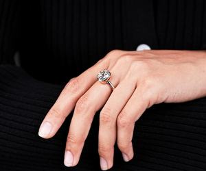 Bague de fiançailles en diamant de laboratoire taille ancienne style coussin, certifiée IGI, style vintage, unique, pour mariage, style antique - Product Image 4