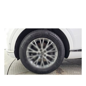 Genesis GV80 3.0 Diésel AWD 2023 con 60,568 km, Volante a la Izquierda, Caja de Cambios Automática, Asientos de Cuero, Cámara Trasera - Product Image 5