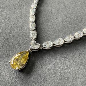 Collier tennis de luxe en or blanc 10 carats avec pierres fantaisie vives taille poire et taille cœur - Product Image 2