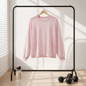 เสื้อโยคะผู้หญิงทรงหลวม ระบายอากาศได้ดี น้ำหนักเบา ผลิตจากโพลีเอสเตอร์ 100% ไร้ตะเข็บ ด้านหน้ามีโลโก้ เหมาะสำหรับการฝึกซ้อมและออกกำลังกาย - Product Image 6