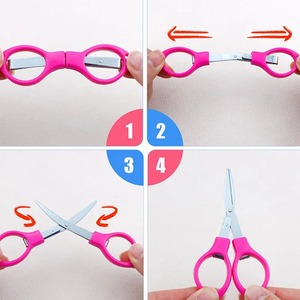 Outil à ongles pliable en acier inoxydable bleu avec lame courbée, pour droitiers, adapté à une utilisation à la maison et en voyage, avec porte-clés - Product Image 3