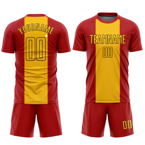 เสื้อฟุตบอลแบบคลาสสิคสั่งทำพิเศษ สีเหลืองแดง แขนเสื้อแบบแร็กแลน ชุดยูนิฟอร์มฟุตบอลคุณภาพสูง ผลิตจากโพลีเอสเตอร์ 100% น้ำหนักเบา - Product Image 1