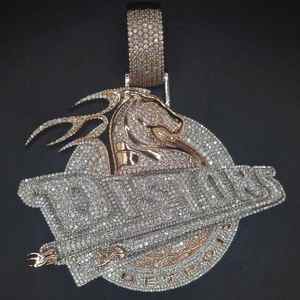 Colgante Redondo Personalizado de Plata Sólida 925 con Diamante Moissanita y Certificado, Estilo Iced Out para Hombres y Mujeres - Product Image 3