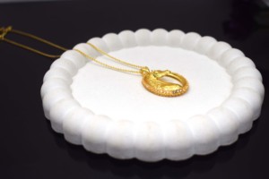 Collar con Colgante de Caballo Chapado en Oro con Circonita Cúbica, Joyería Clásica para Uso Diario para Mujer - Product Image 5