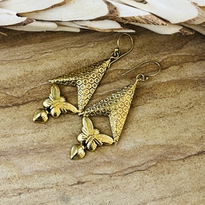 Pendientes de mariposa estilo bohemio, joyería tribal de latón, chapados en oro de 18k, geométricos con diseño animal, al por mayor, para mujer - Product Image 3