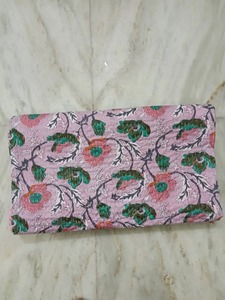Edredón Kantha Estampado Floral con Tacto Suave y Estándar, Sábana Cosida para su Cama, de un Proveedor Indio de Mantas de Algodón - Product Image 3