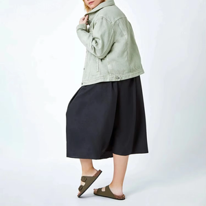 แจ็คเก็ตยีนส์สีน้ำเงินคลาสสิกสำหรับผู้หญิง รุ่นซัมเมอร์ เป็นมิตรกับสิ่งแวดล้อม แห้งเร็ว สวมใส่สบาย ผลิตจากผ้าฝ้าย 100% - Product Image 4