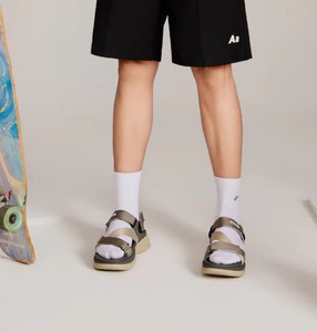 Sandales beige-gris à bout ouvert avec bride arrière rotative, style décontracté, design pivotant flexible - Product Image 4