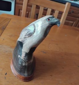 Cuerno Tradicional Diseñado para Decoración Cultural y Patrimonial, Pieza Decorativa de Cuerno Natural Pulido por Perfect Enterprises - Product Image 1