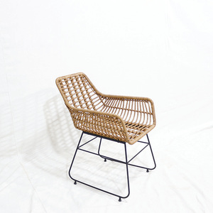 Fauteuil d'extérieur en osier au design moderne pour café - Chaise de bistrot résistante aux intempéries - Product Image 3