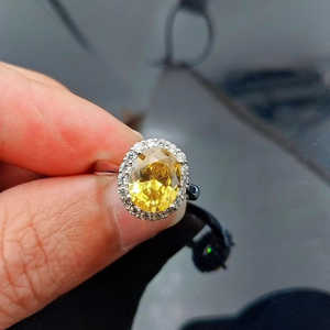 Bague ovale ajustable avec zircon créé en laboratoire, incrustation pavée en or rose et platine - Product Image 2