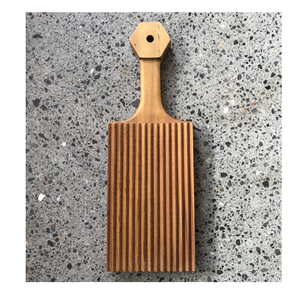 Planche à gnocchis en bois, ustensile de cuisine durable, avec poignée au design antique, prix de gros. - Product Image 1