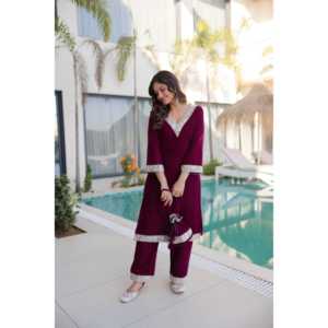 Conjunto de Top y Pantalón de Terciopelo con Bordado Zari y Espejos, con Batwa, para Fiestas - Product Image 6