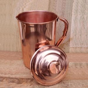 Ensemble de carafes en cuivre pour une présentation élégante de l'eau sur la table, ensemble en métal avec verres, durable, réutilisable, vaisselle de cuisine. - Product Image 4